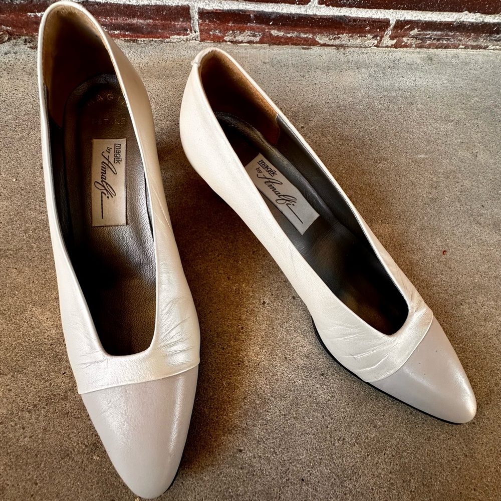 AMALFI Cream Hand Made Italian Closed Toe Pumps/ Heels